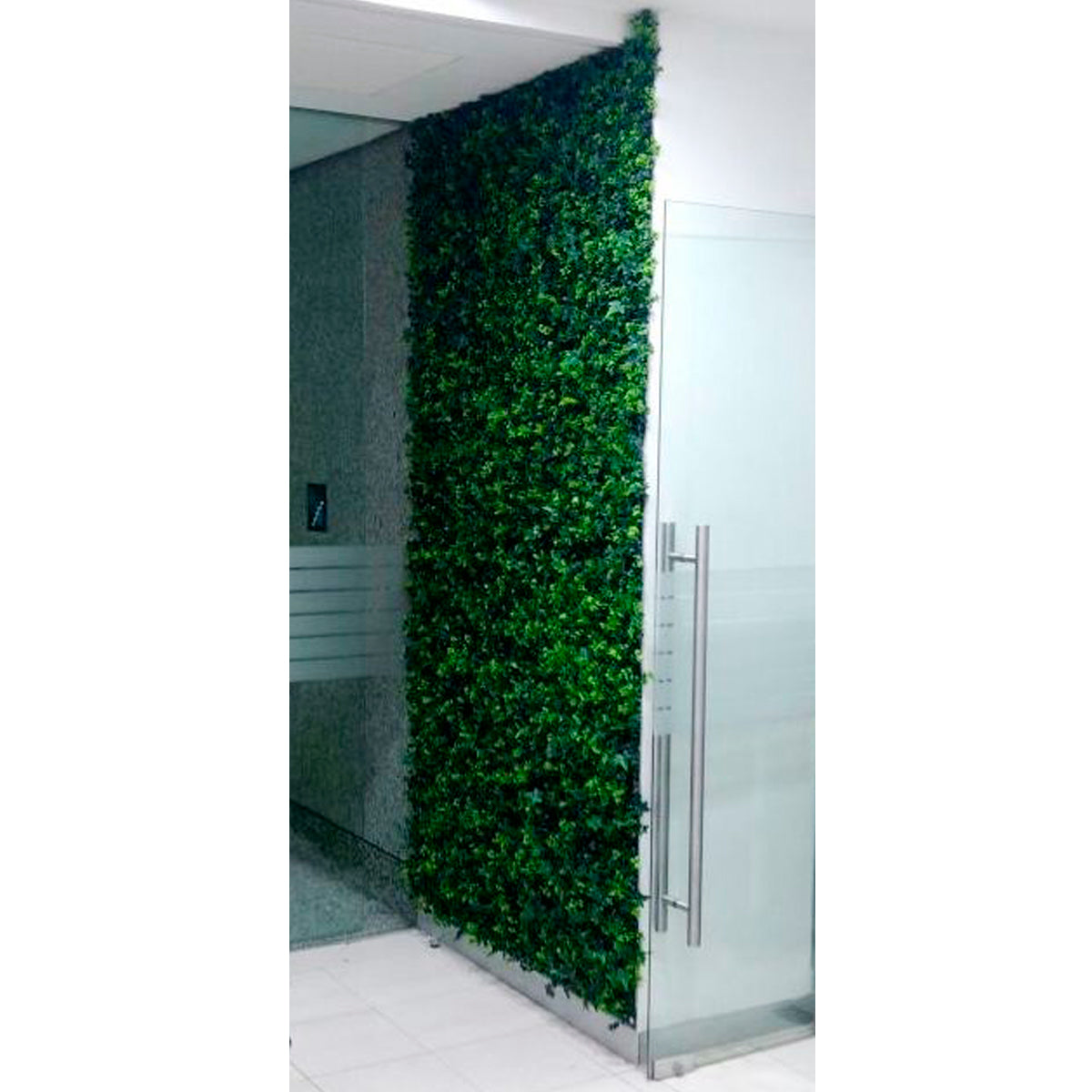 Expandable faux greenery privacy fence