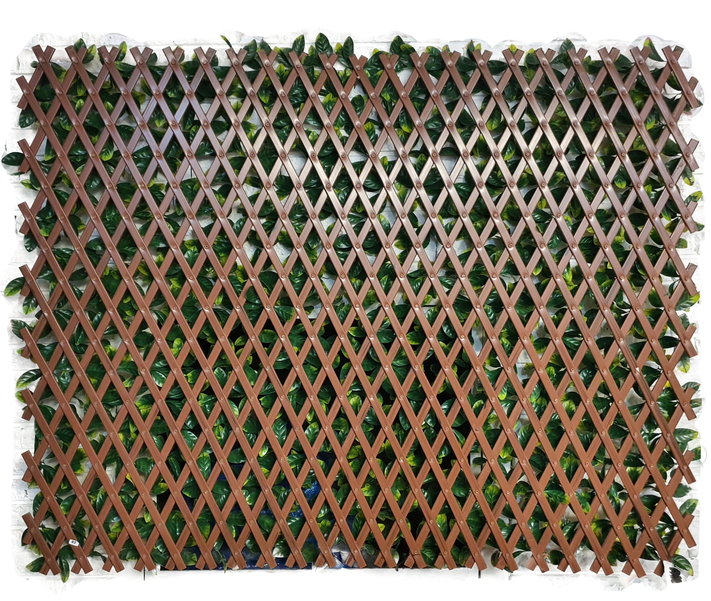 Expandable lattice weather resistant
