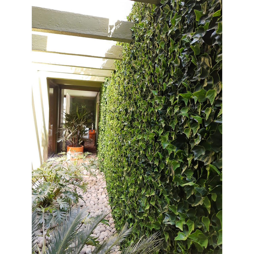 green expandable fence